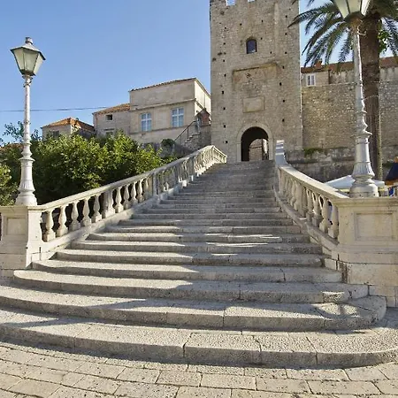 Dom wakacyjny House In Tri Porte With Sea View, Terrace, Air Conditioning, Wifi 166-1 Potirna