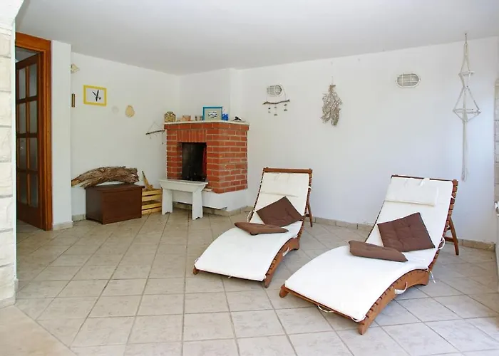 House In Tri Porte With Sea View, Terrace, Air Conditioning, Wifi 166-1 Semesterbostad Potirna