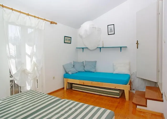 Semesterbostad House In Tri Porte With Sea View, Terrace, Air Conditioning, Wifi 166-1 Potirna